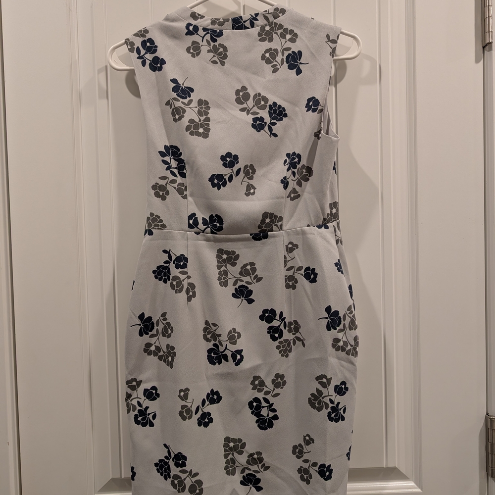 Banana Republic Light Blue and Blue Floral Midi Dress - Picture 6 of 8